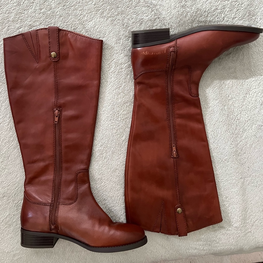 INC Fawne Riding Boots .. wide calf round toe. Half Zipper Size 7.5 Cogn…